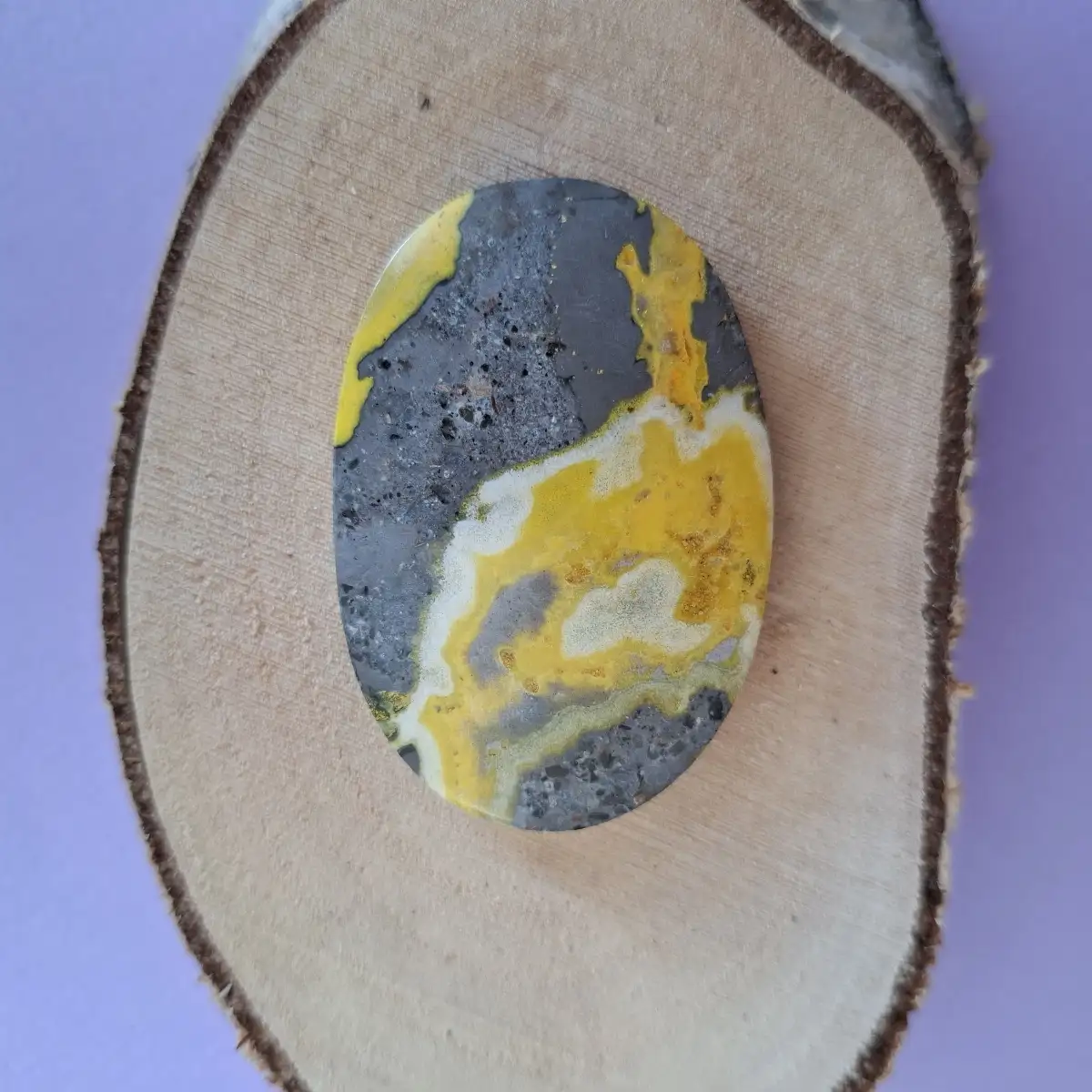 Cabochon en Jaspe Bumble Bee