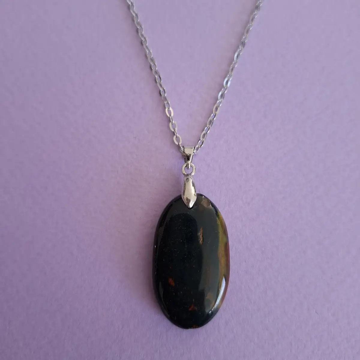 Pendentif en Jaspe Héliotrope naturel