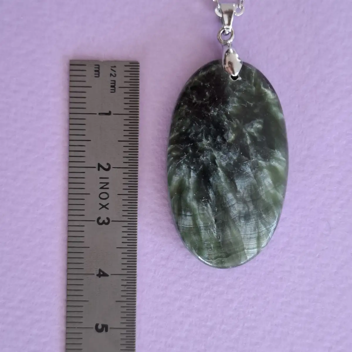 Pendentif en Séraphinite naturelle