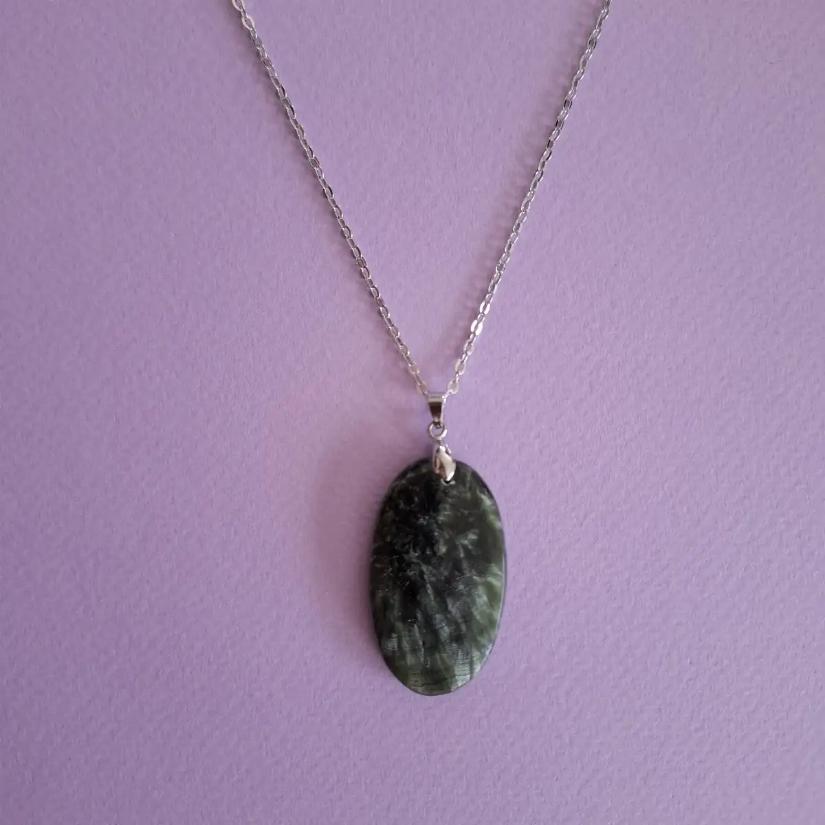 Pendentif en Séraphinite naturelle