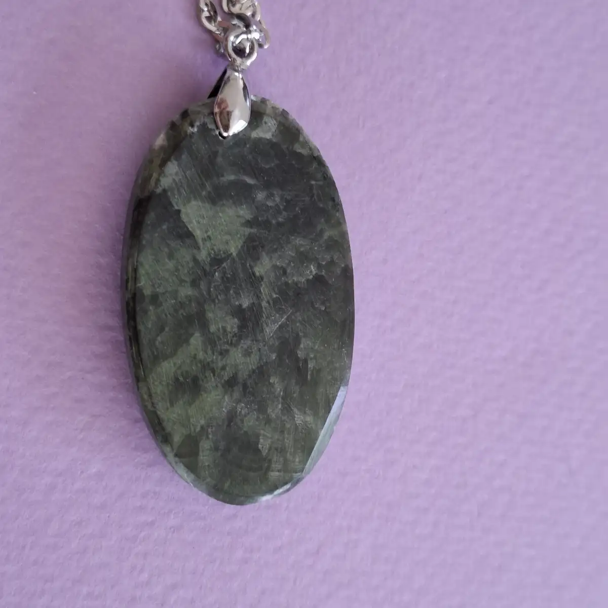 Pendentif en Séraphinite naturelle
