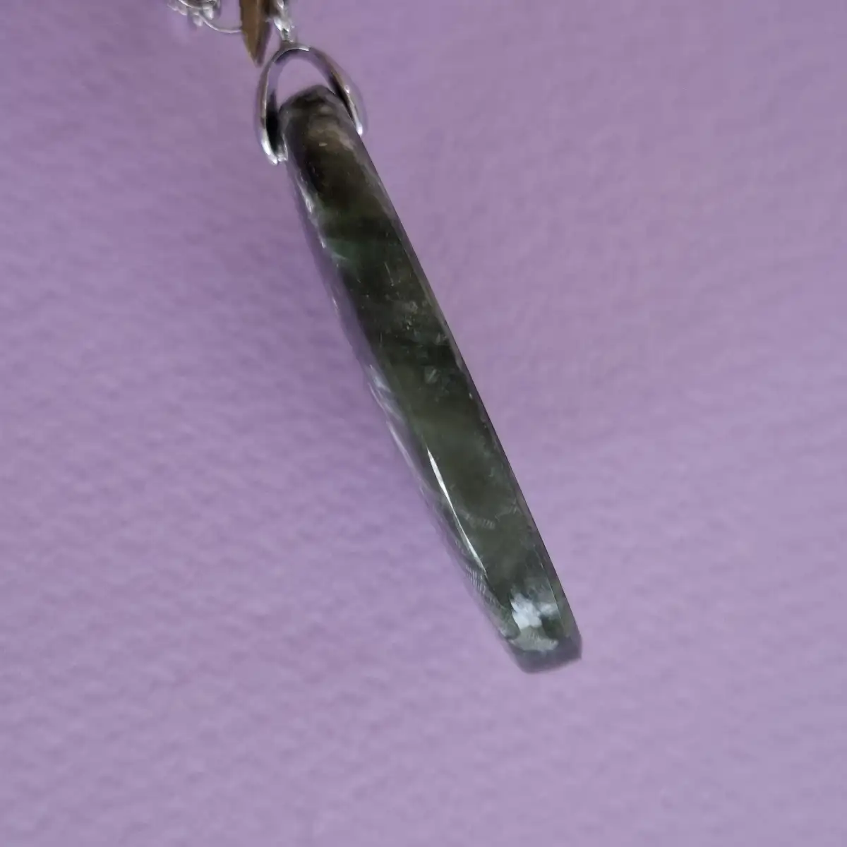 Pendentif en Séraphinite naturelle