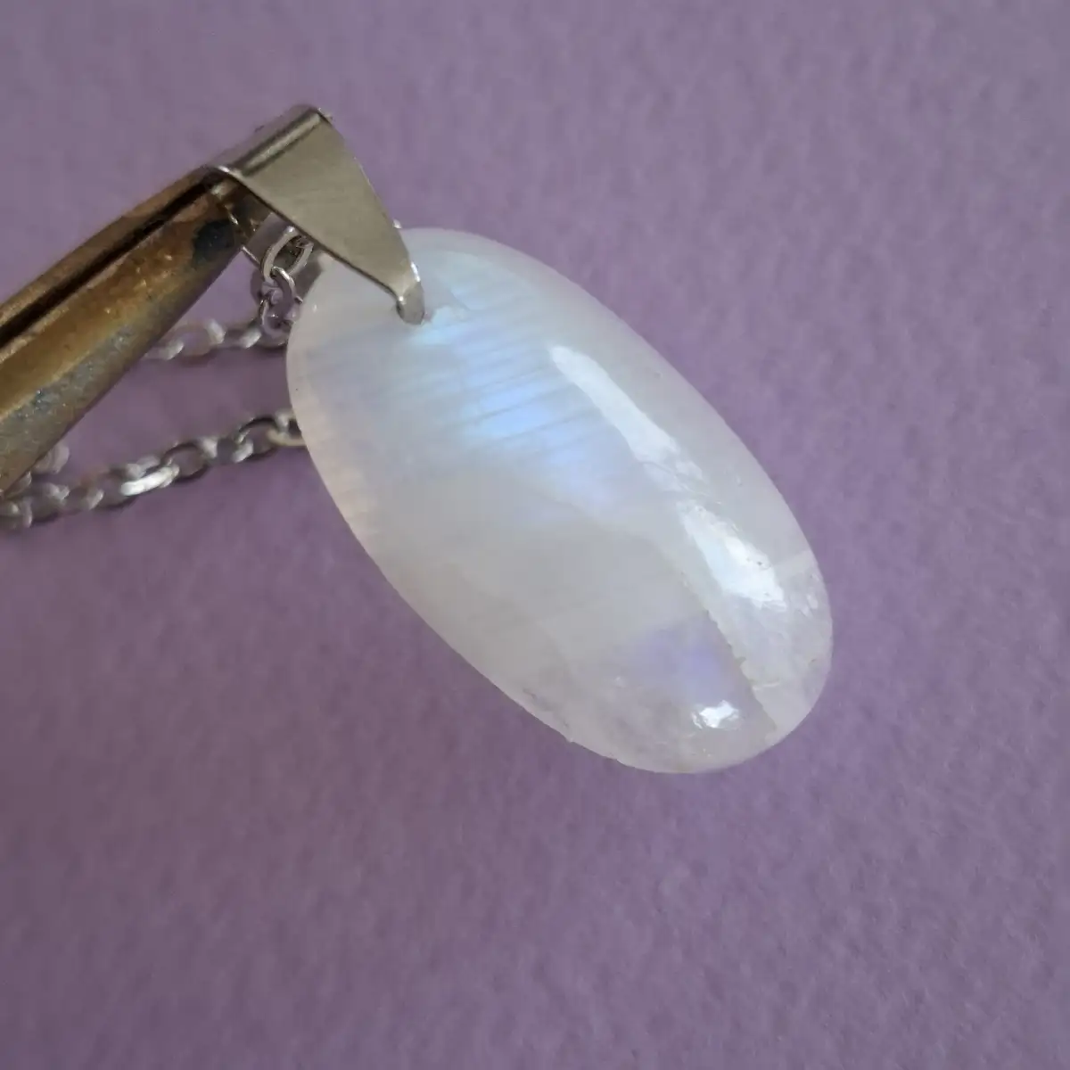 Pendentif en Pierre de Lune Arc-en-ciel naturelle