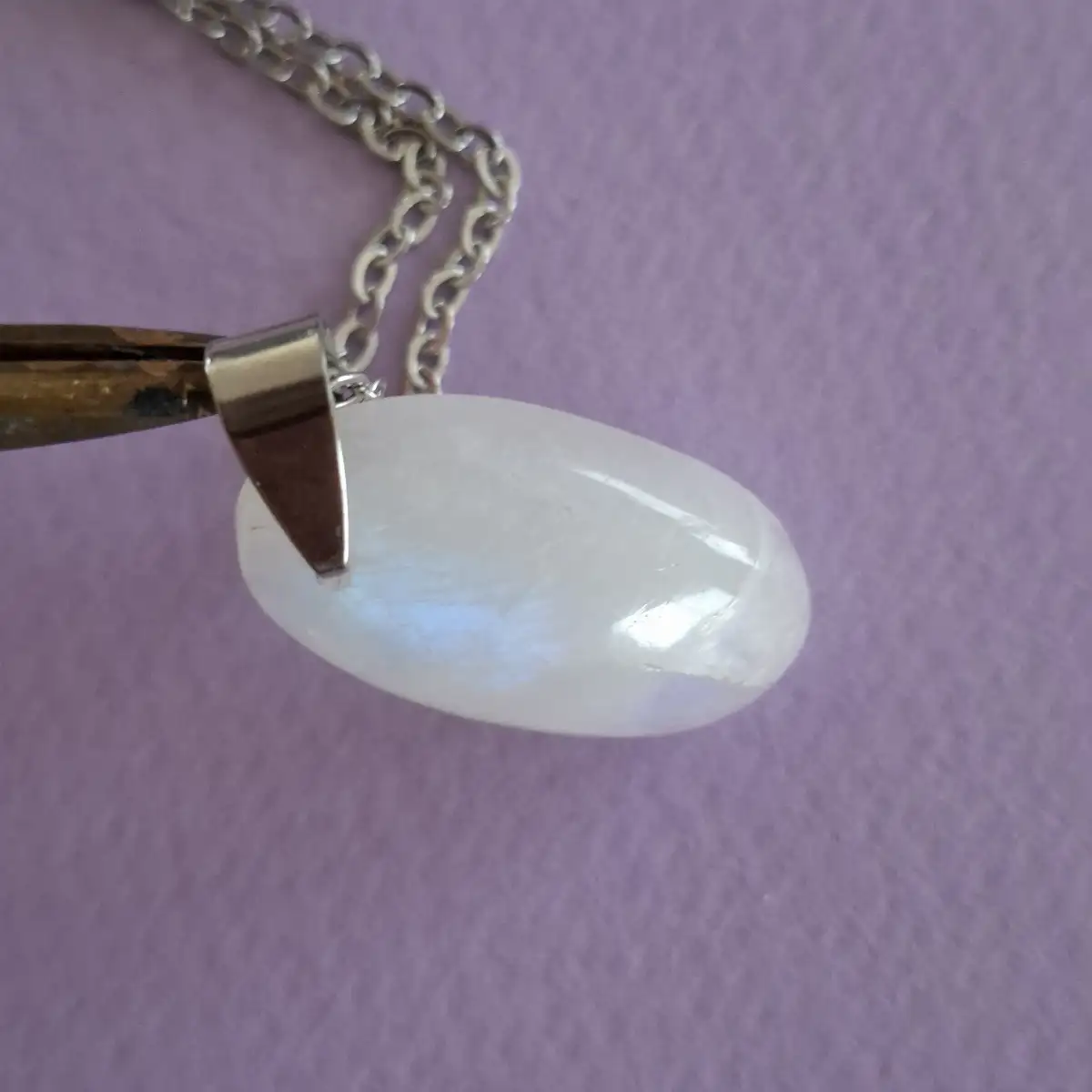 Pendentif en Pierre de Lune Arc-en-ciel naturelle