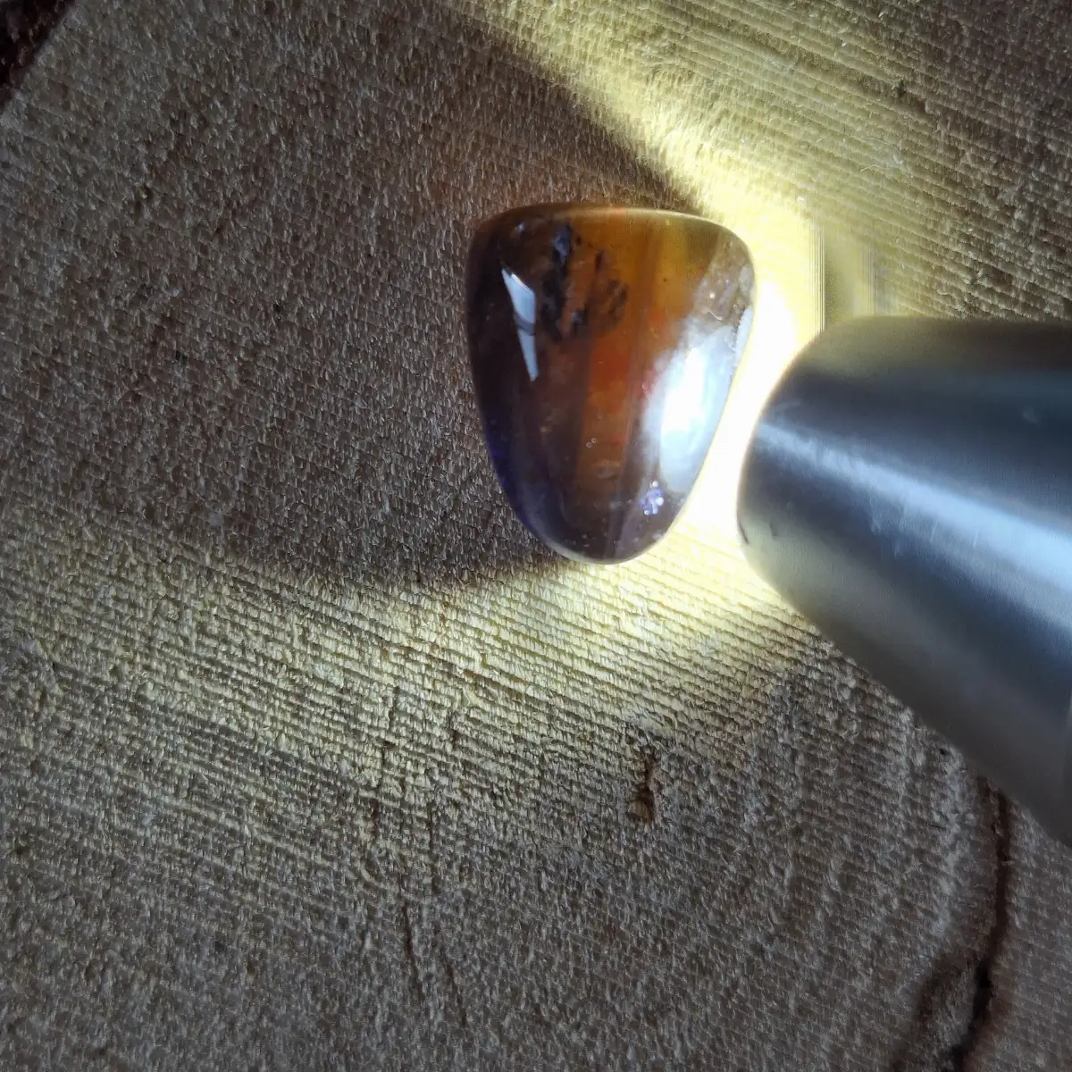 Iolite naturelle – Cabochon 6,7 carats