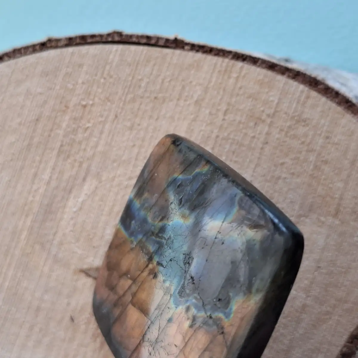 Labradorite naturelle – Cabochon artisanal