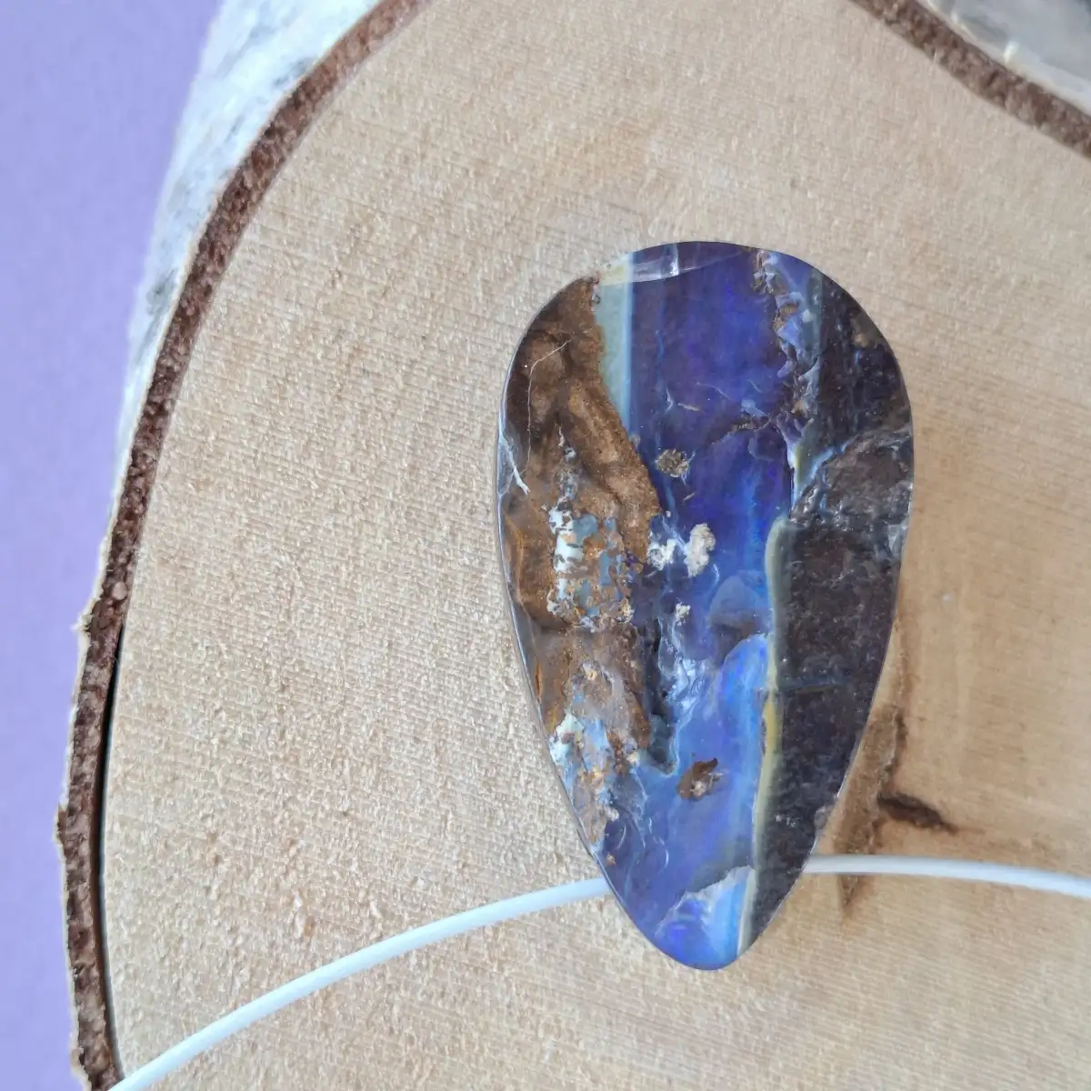 Opale Boulder naturelle – 83 carats