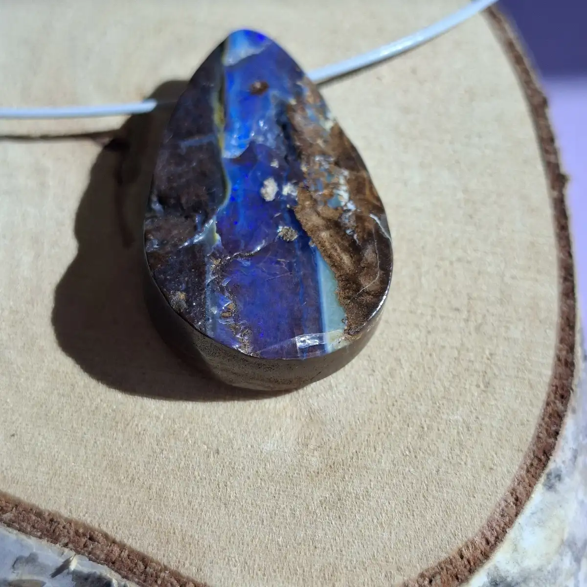Opale Boulder naturelle – 83 carats