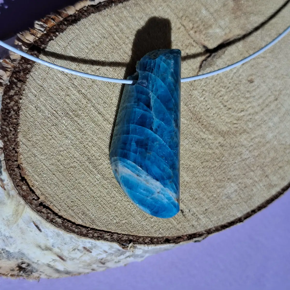 Pendentif en Apatite bleue naturelle