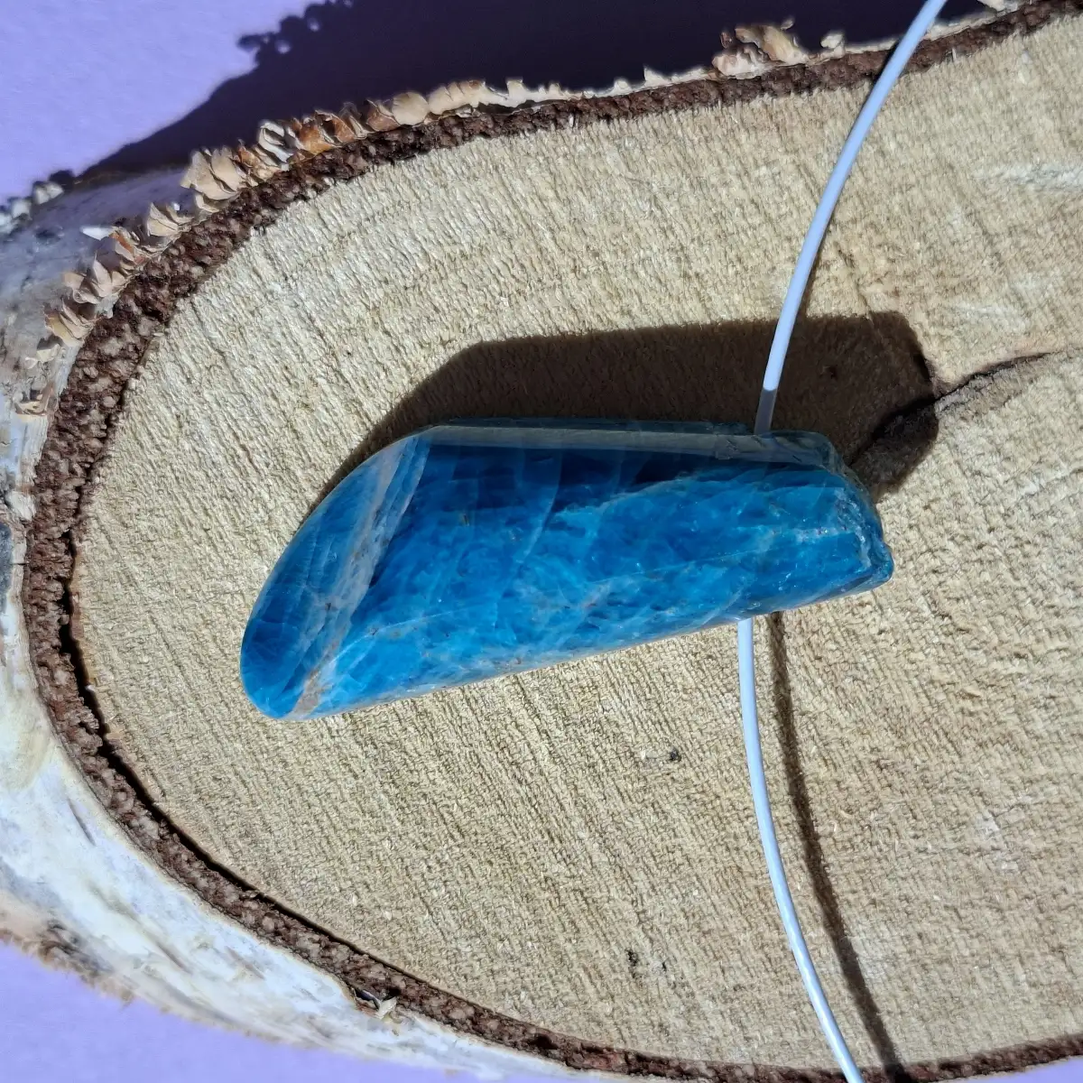 Pendentif en Apatite bleue naturelle
