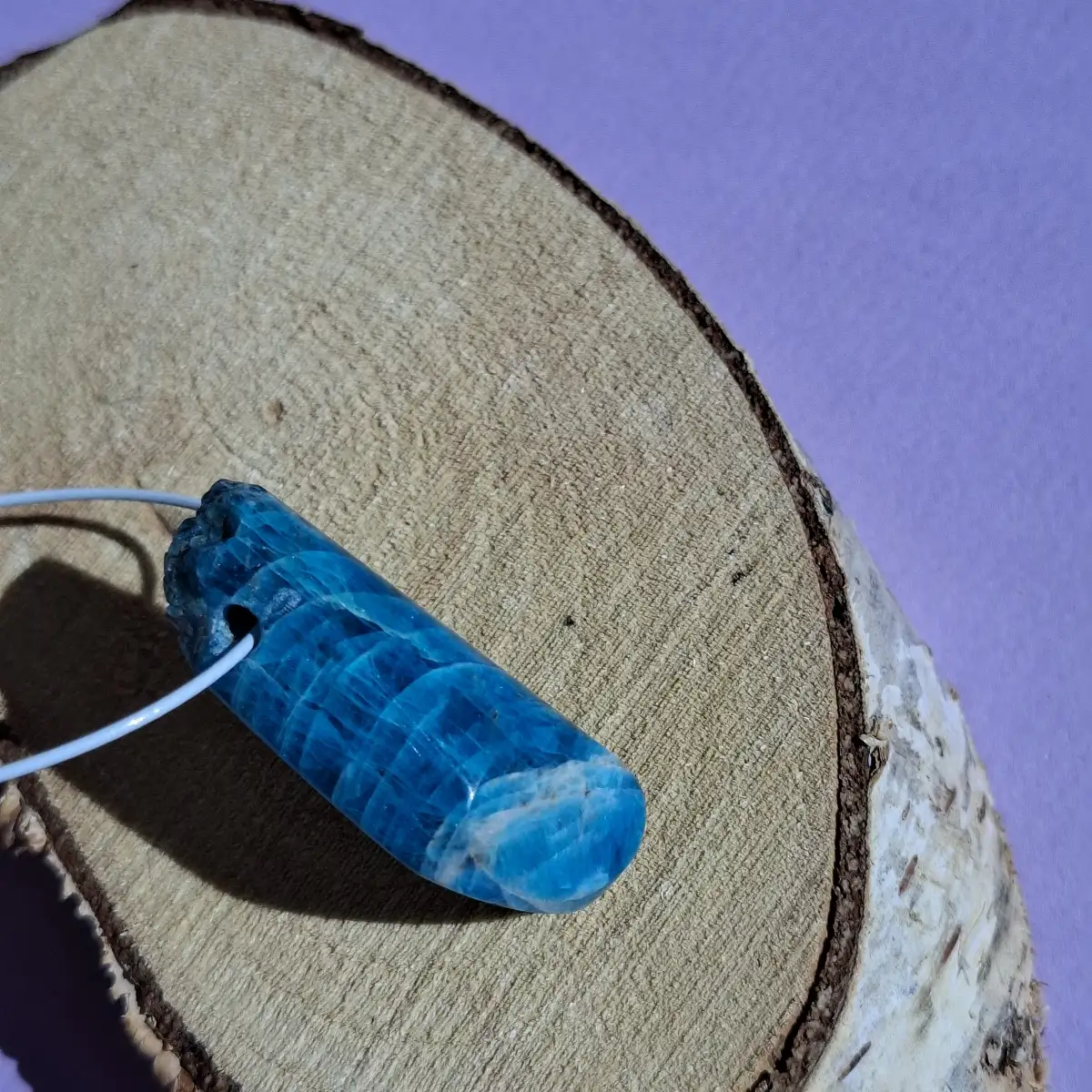 Pendentif en Apatite bleue naturelle