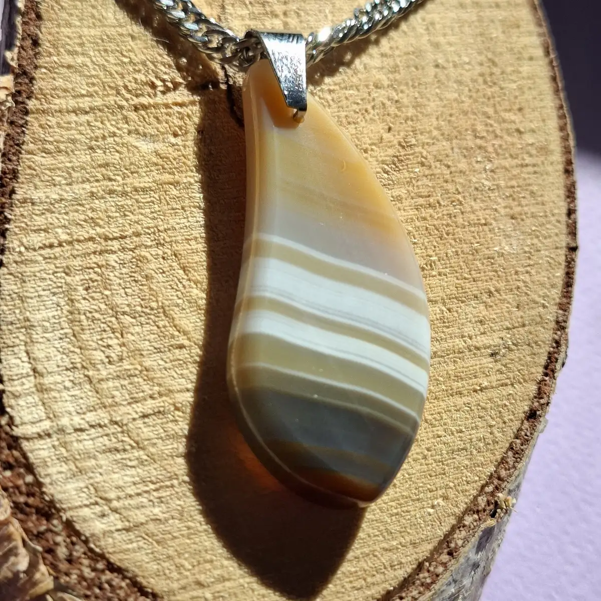 Pendentif en Agate de Châtel-Perron naturelle– France (Auvergne)