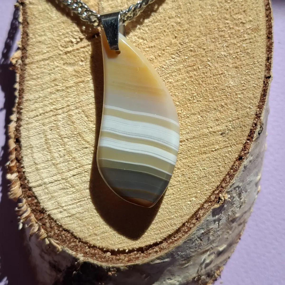 Pendentif en Agate de Châtel-Perron naturelle– France (Auvergne)