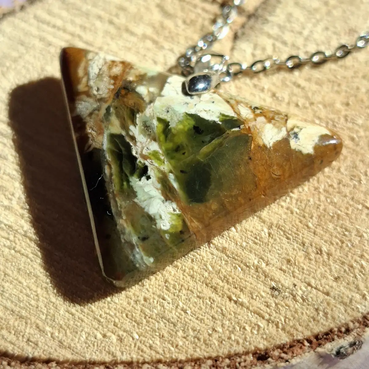 Pendentif en Opale Verte Naturelle