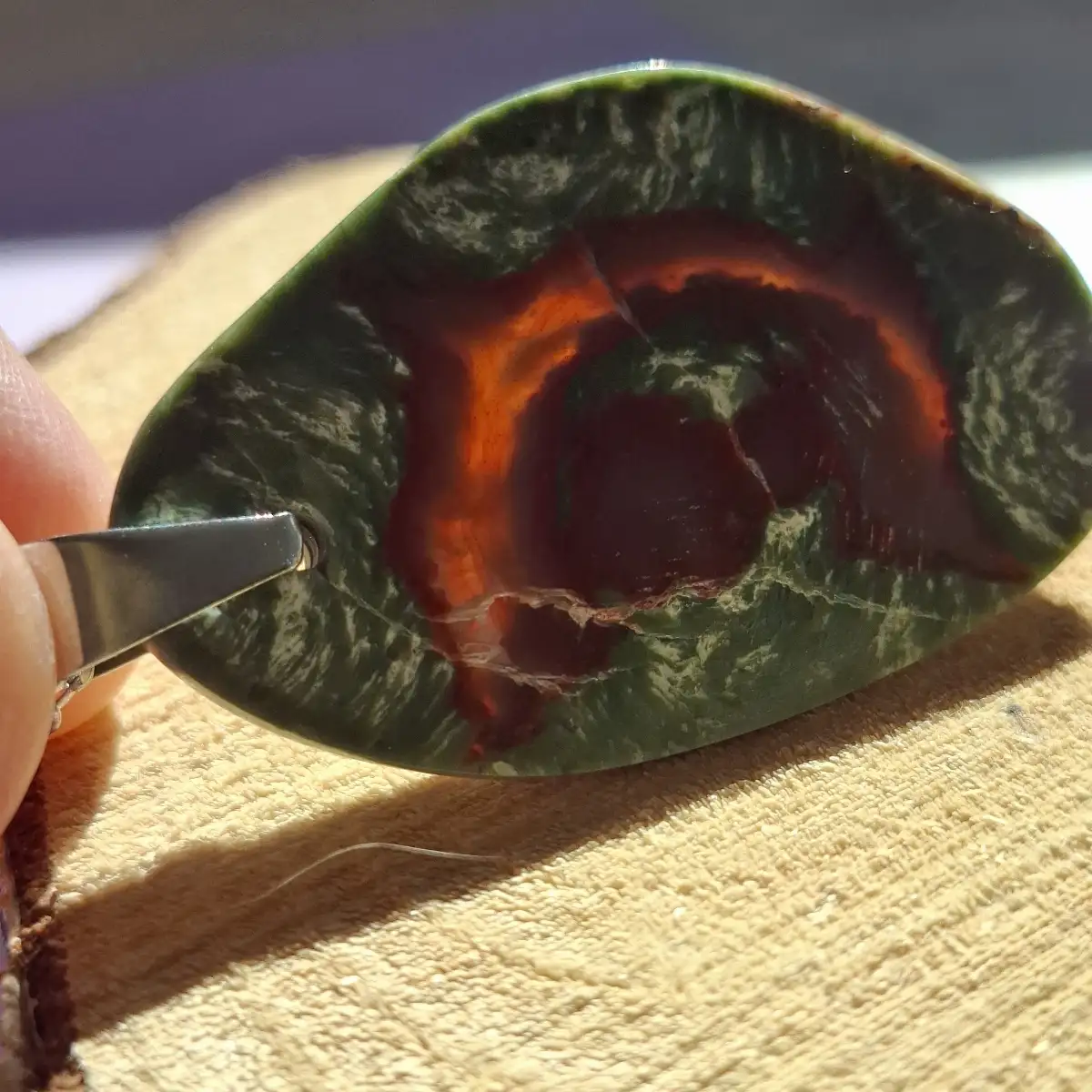 Pendentif en Jaspe Sanguin (Héliotrope)