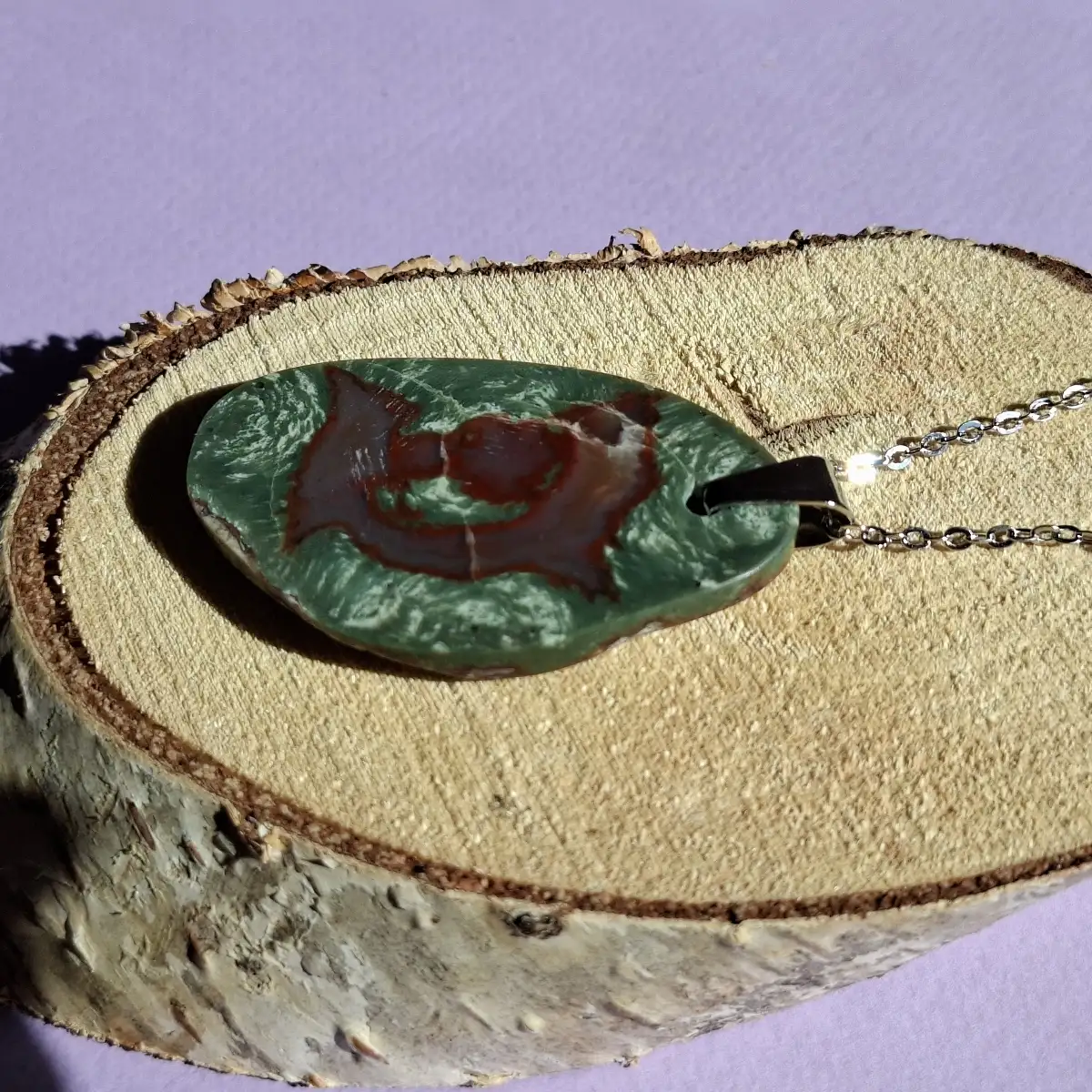 Pendentif en Jaspe Sanguin (Héliotrope)