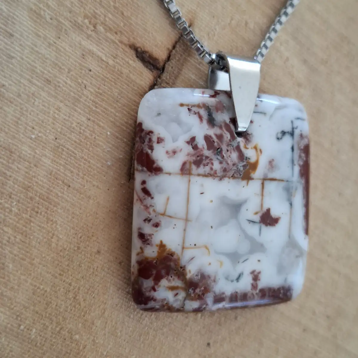 Pendentif en Jaspe Bréchique