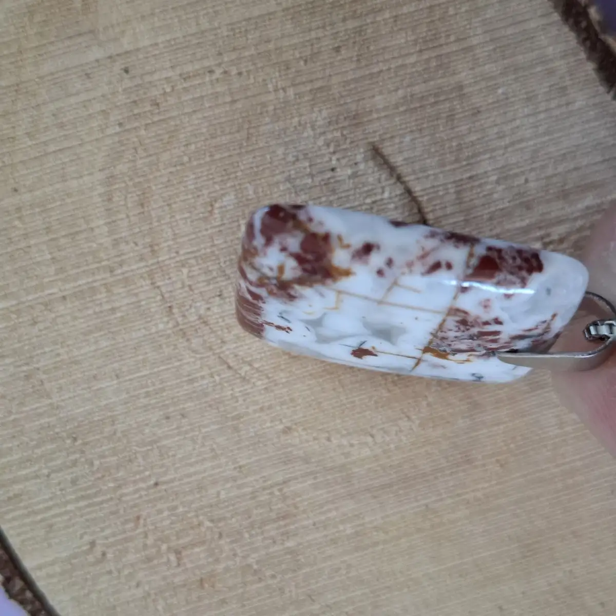 Pendentif en Jaspe Bréchique