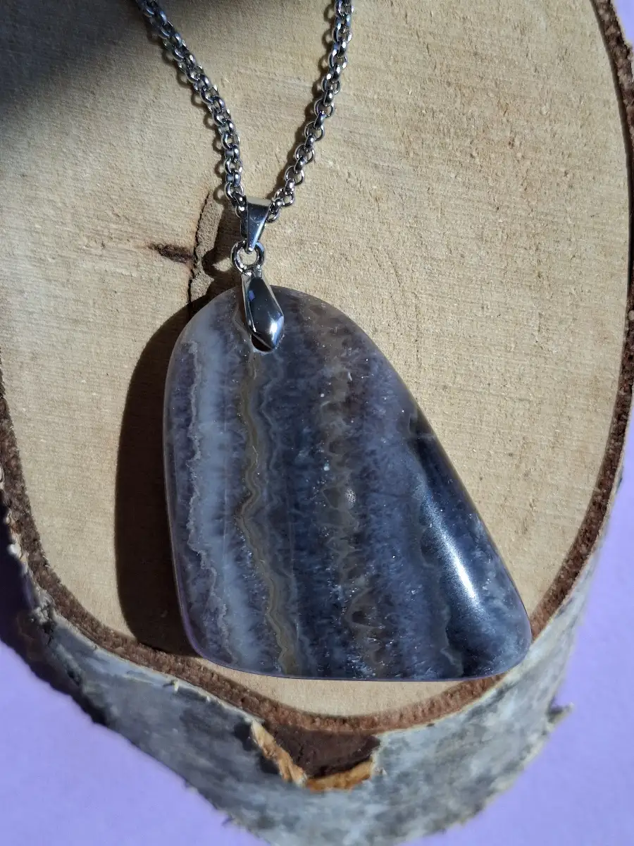 Pendentif en Agate de Chatel-Perron naturelle- FRANCE (Auvergne)