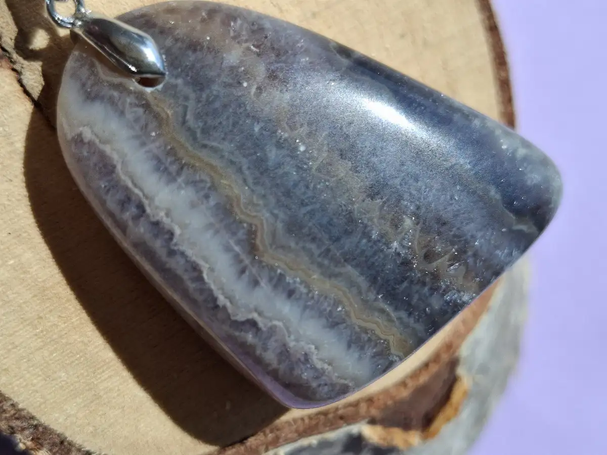 Pendentif en Agate de Chatel-Perron naturelle- FRANCE (Auvergne)