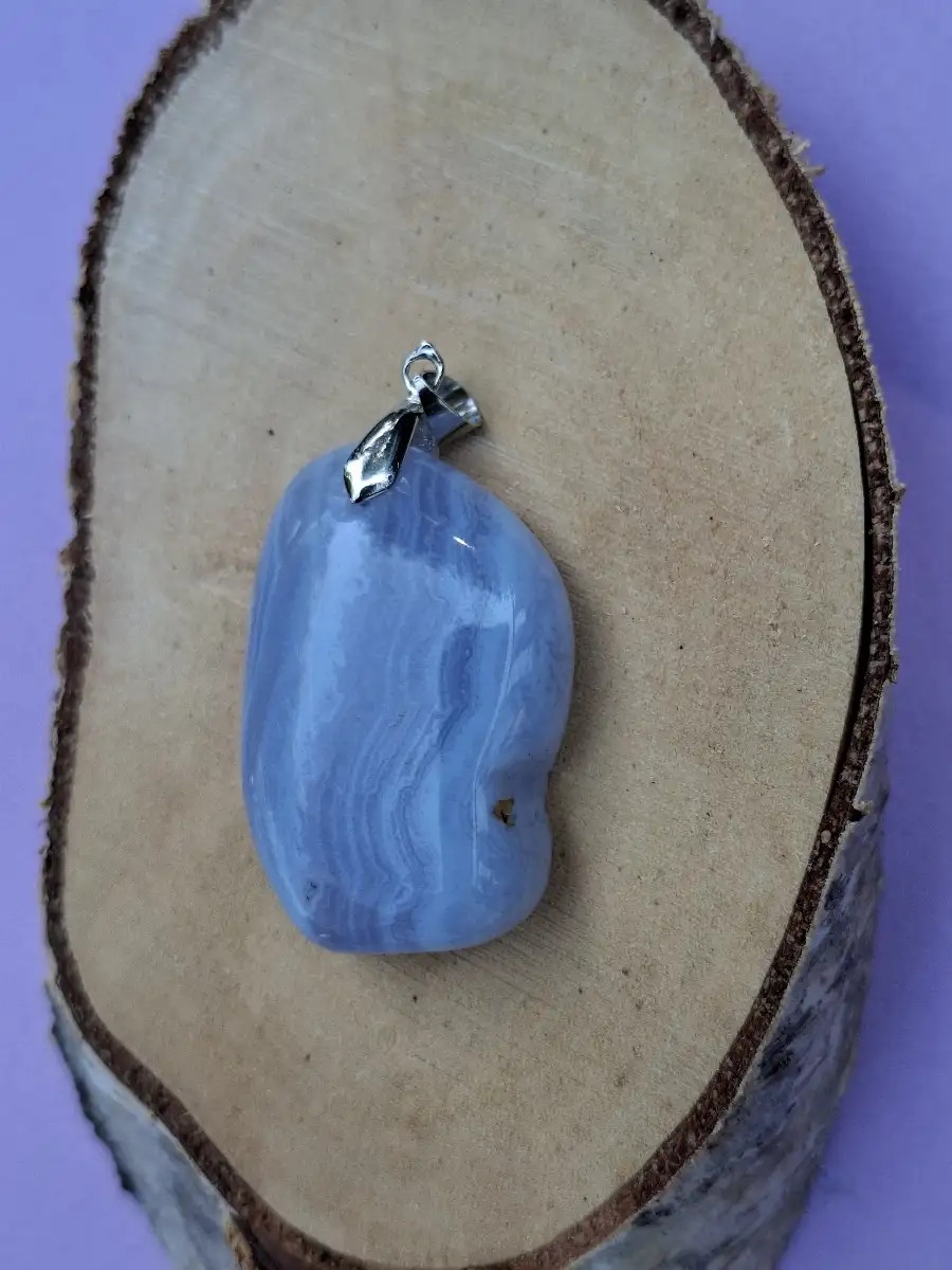 Pendentif en Calcédoine bleue naturelle