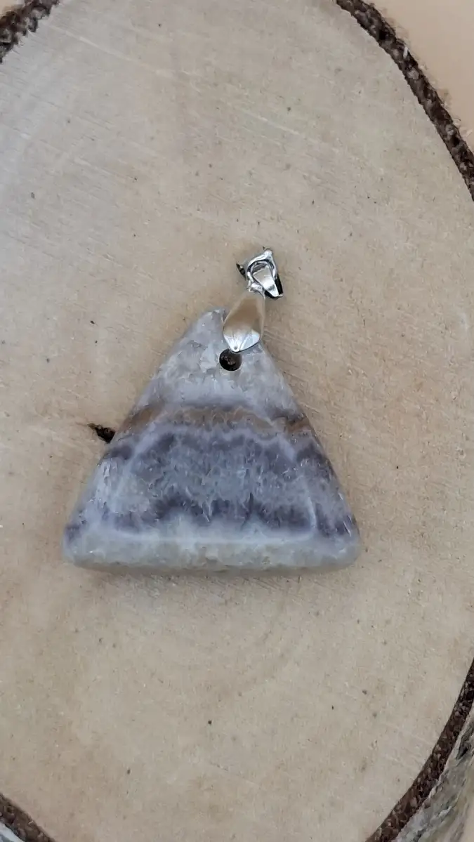 Pendentif en Agate de Châtel-Perron naturelle– France (Auvergne)
